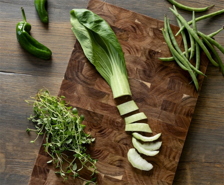 Orrefors Jernverk Cutting board Acacia wood, 36x24cm Orrefors Jernverk Cutting board Acacia wood, 36x24cm