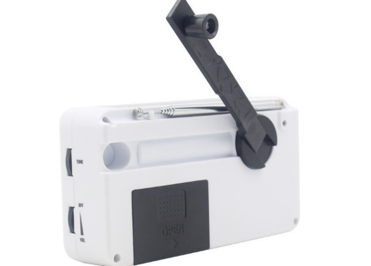 Multifunctional Crank Radio with LED Light - FM Radio, USB, Solar Power, Dynamo RD626