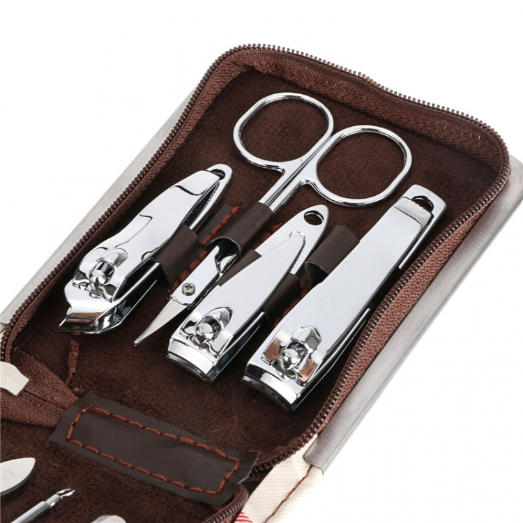 Nail kit with 9 parts in smart bag Nail kit with 9 parts in smart bag