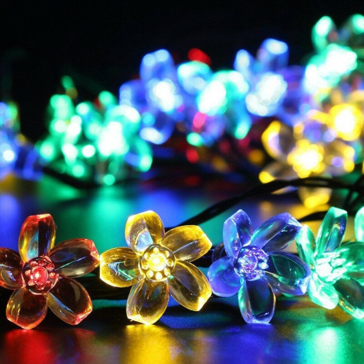 Atmospheric solar lighting in different colors Atmospheric solar lighting in different colors