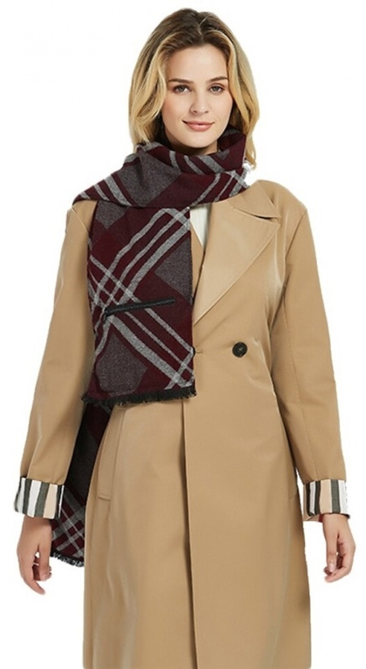 USB-powered heated scarf in super soft material USB-powered heated scarf in super soft material