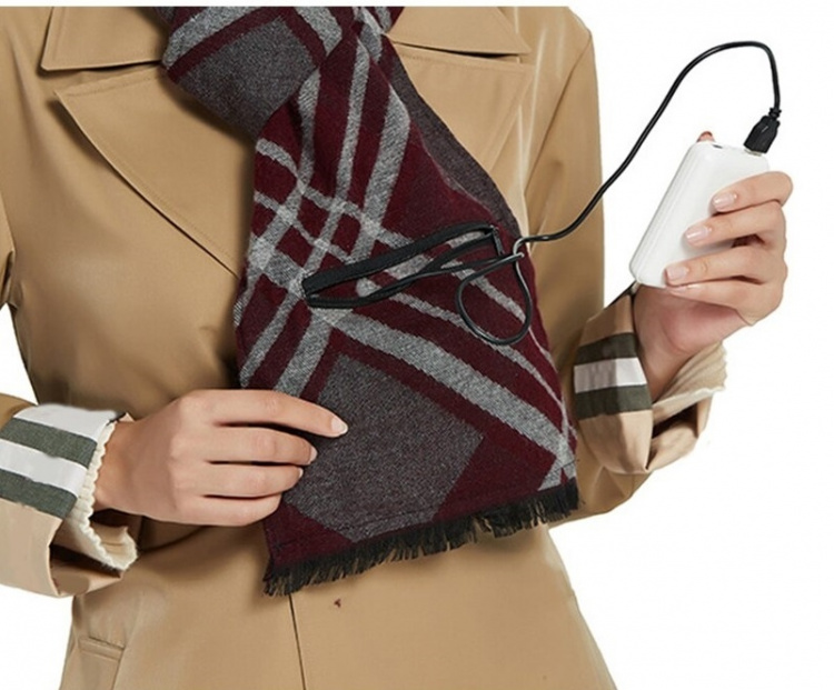 USB-powered heated scarf in super soft material USB-powered heated scarf in super soft material