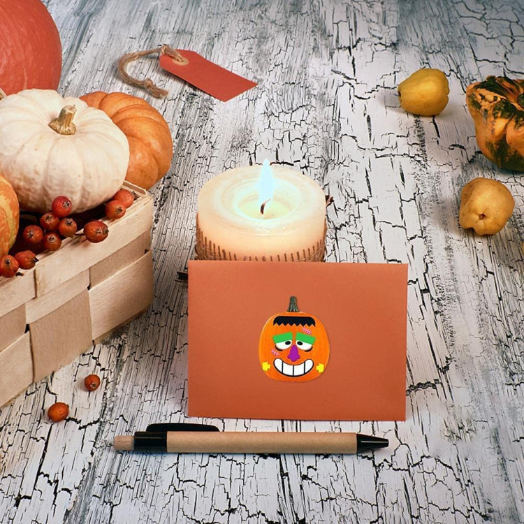 500 Halloween stickers, Roll 500 Halloween stickers, Roll