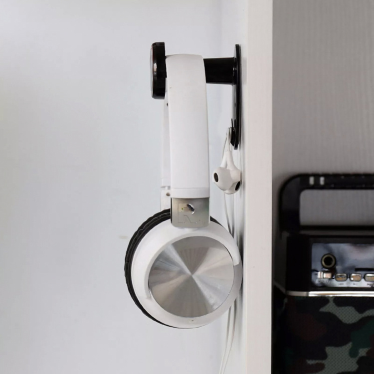 Retractable Hook for Headset Retractable Hook for Headset