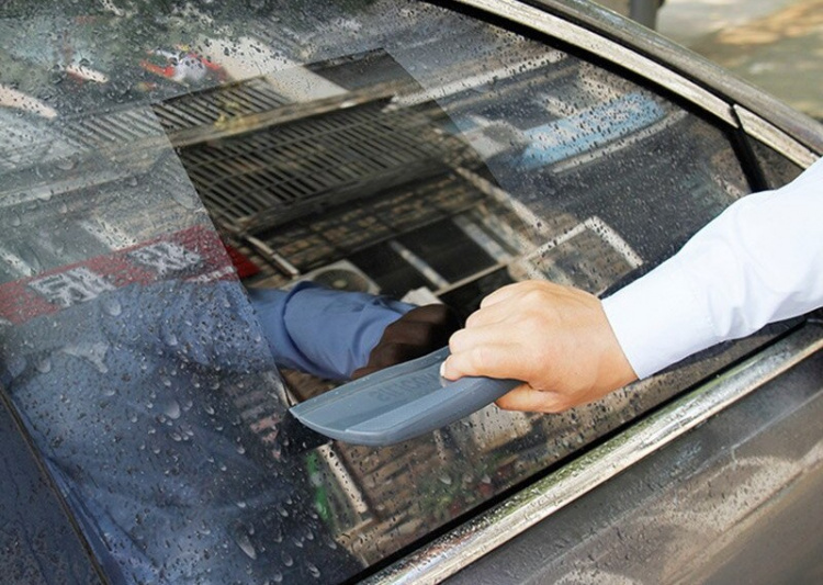 Wet scraper in silicone Wet scraper in silicone