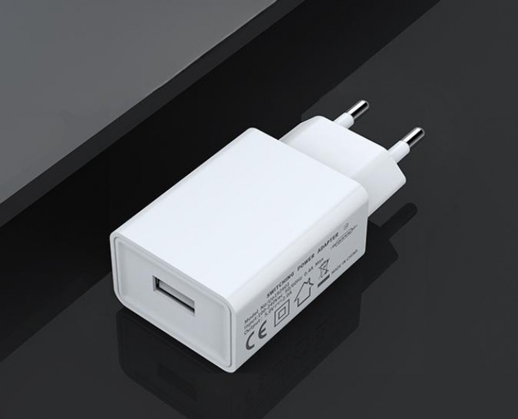 AC Adapter 5V 1A-2A USB, White