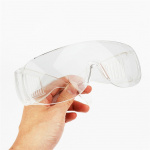 Universal safety glasses in transparent plastic