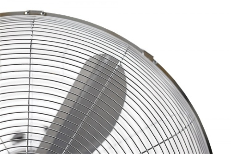 NORDIC HOME Kraftfull Golvfläkt i metall, 60W, 450mm, 3-lägen, Krom