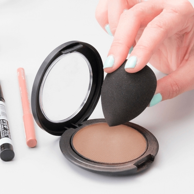 Make-up sponge / Powder puff Make-up sponge / Powder puff