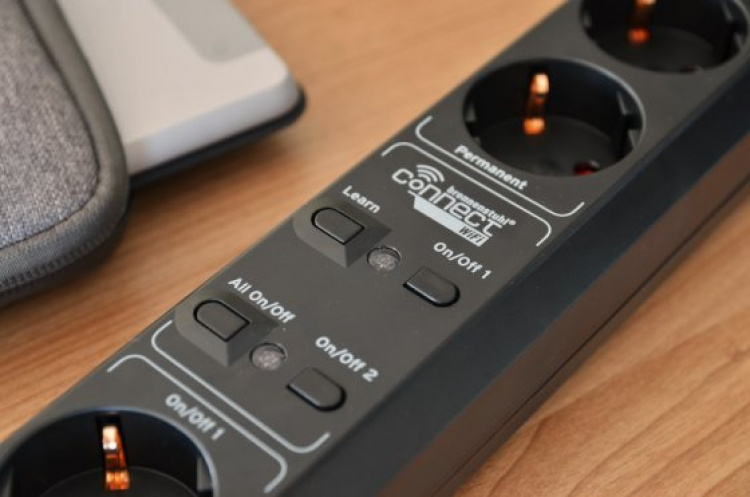 Brennenstuhl Connect Eco-Line WiFi-grenuttag med timerfunktion 6-faldigt, Svart