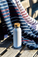 Orrefors Hunting Termosflaska med bambulock, Mörkgrön Orrefors Hunting Termosflaska med bambulock, Mörkgrön