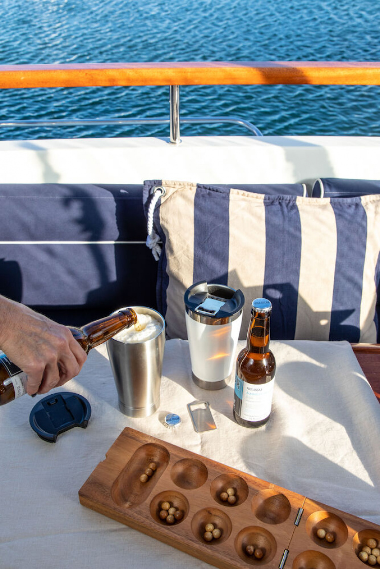 Orrefors Jernverk Vacuum insulated mug with bottle opener, White