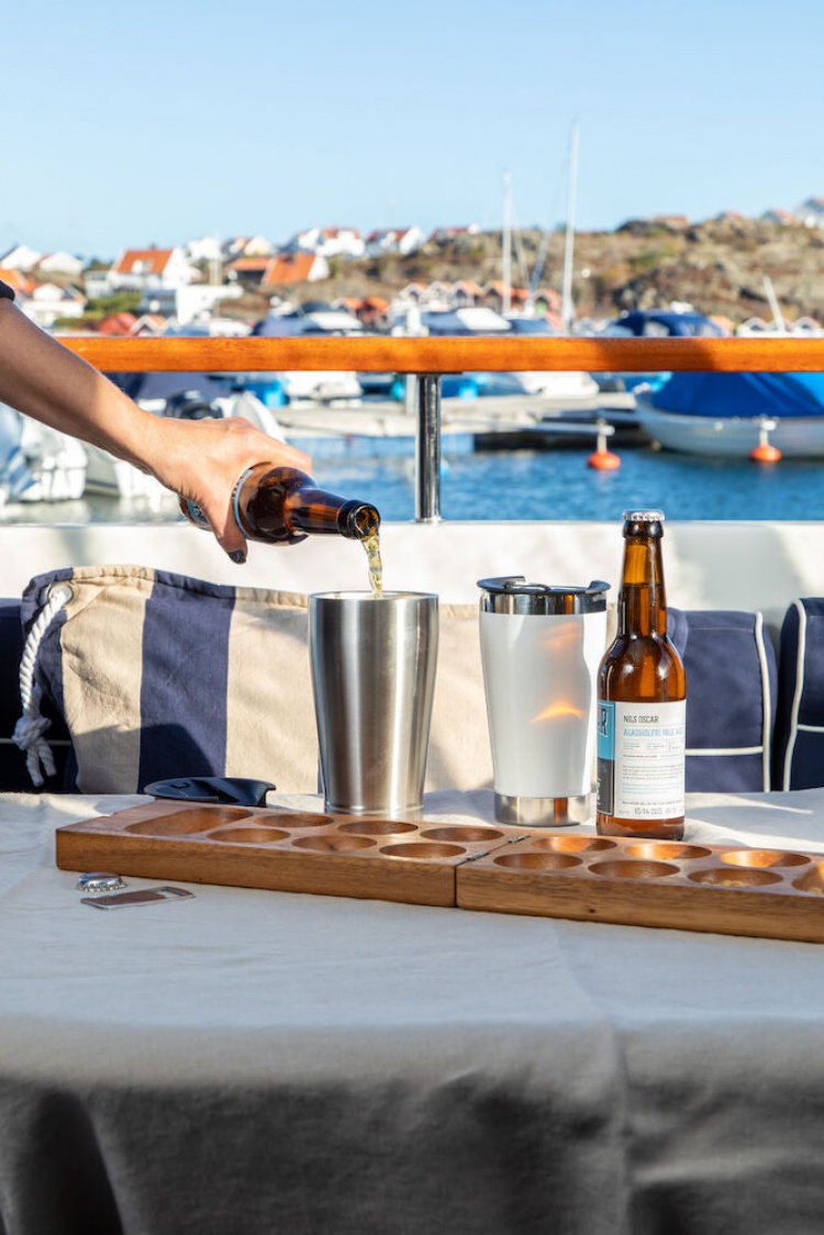 Orrefors Jernverk Vacuum insulated mug with bottle opener, White