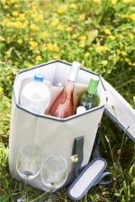 Outfit 20L cooler bag with practical seat Outfit 20L cooler bag with practical seat