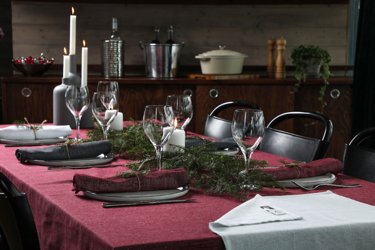 <span>A beautiful table setting adds a touch of gold to both everyday life and parties. In our new series with recycled cotton (70%) you will find trendy colors to make a memorable table setting.<br /></span><br /><span>This series is also highly suitable <span>A beautiful table setting adds a touch of gold to both everyday life and parties. In our new series with recycled cotton (70%) you will find trendy colors to make a memorable table setting.<br /></span><br /><span>This series is also highly suitable