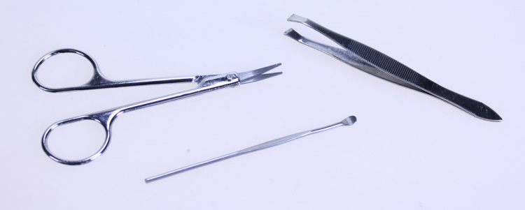 Wellys 18 Pieces Manicure Set, Purple Wellys 18 Pieces Manicure Set, Purple