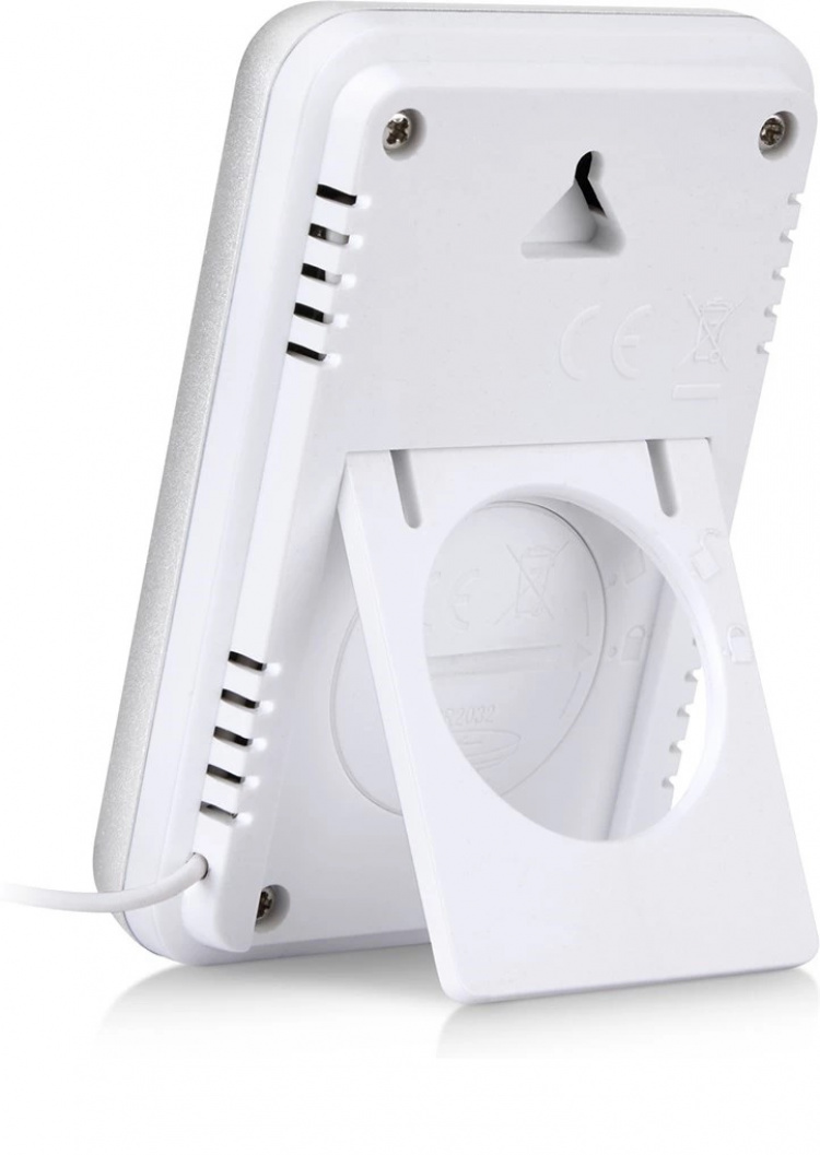 ON Indoor & outdoor thermometer with clock