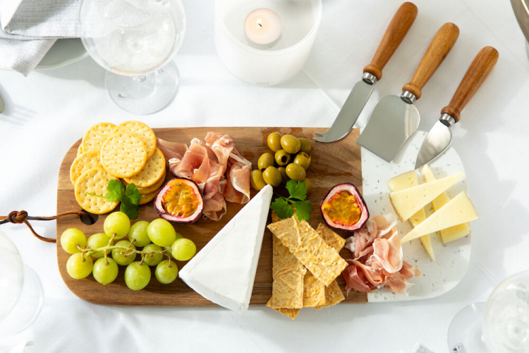 Orrefors Jernverk Cheese tray with three knives