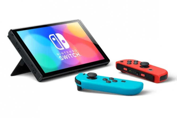 Nintendo Switch OLED - Red/Blue Nintendo Switch OLED - Red/Blue