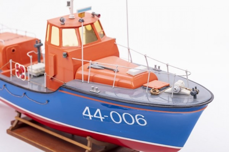 1:40 RNLI Waveny Lifeboat -Plastic hull