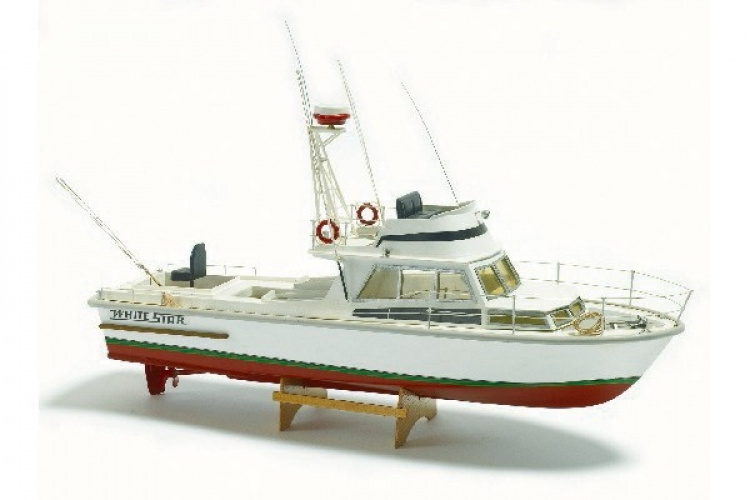 1:30 White Star - Plastic hull