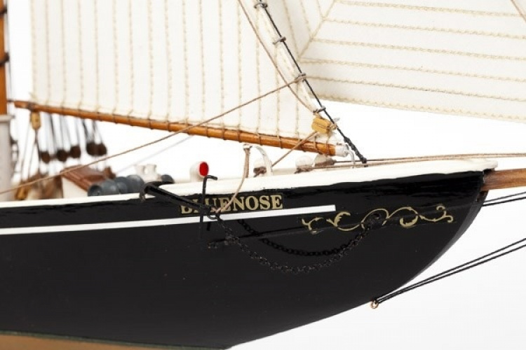1:100 Bluenose II -Wooden hull 1:100 Bluenose II -Wooden hull