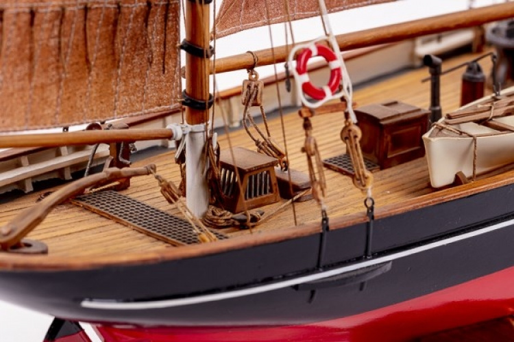 1:50 FD 10 Yawl -Wooden hull 1:50 FD 10 Yawl -Wooden hull