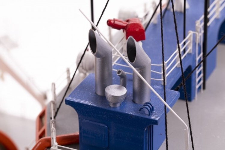 1:75 - Fairmount Alpine -Wooden hull