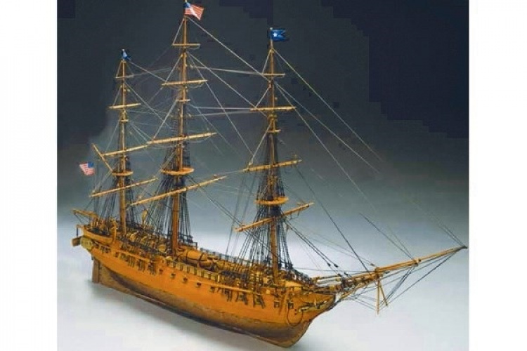 1:100 USS Constitution -Wooden hull