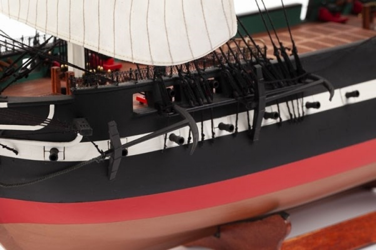 1:100 USS Constitution -Wooden hull