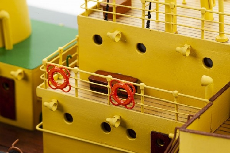 1:75 Elbjørn Icebreaker -Wooden hull