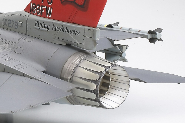 Tamiya 1/48 F-16C (block 25/32)