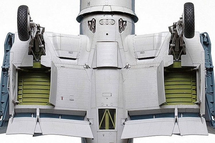 Tamiya 1/32 F4U-1 Corsair \' Birdcage