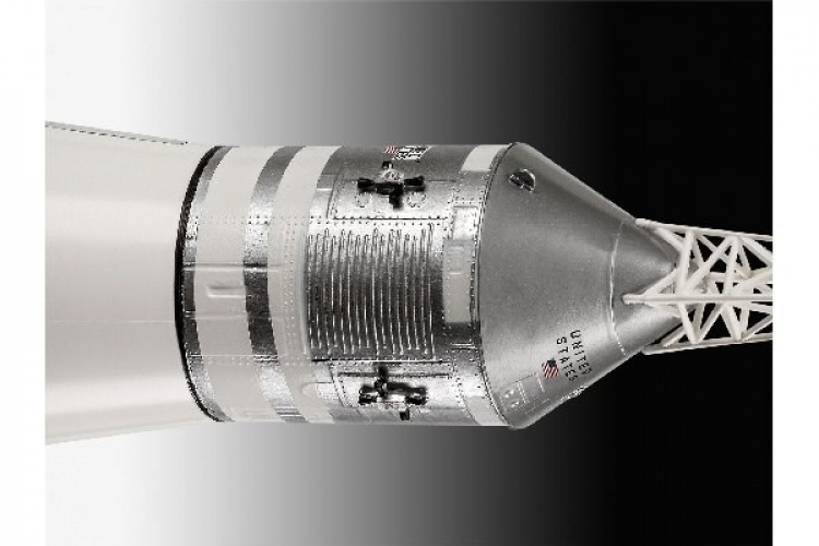 Revell Apollo 11 Saturn V Rocket