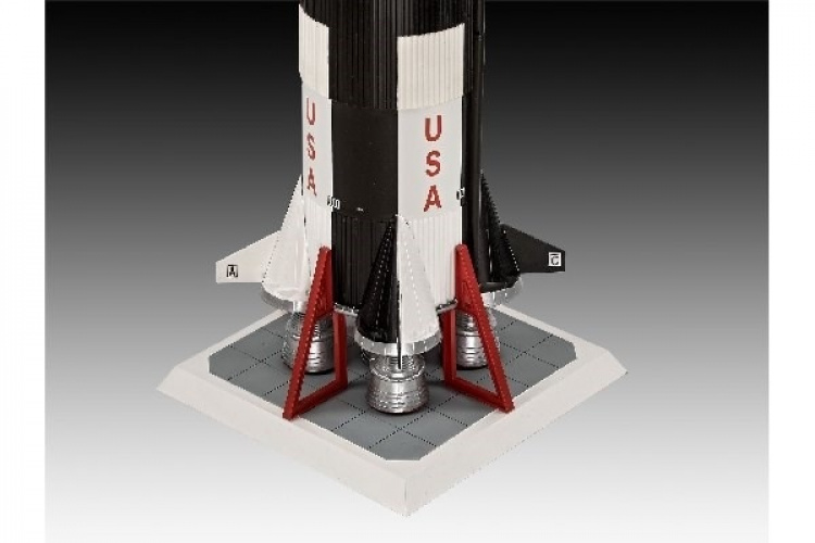 Revell Apollo 11 Saturn V Rocket
