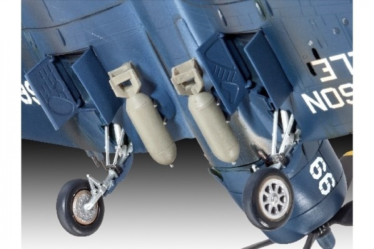 Revell F4U-4 Corsair