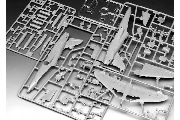 Revell 1:72 BAe Hawk T.1