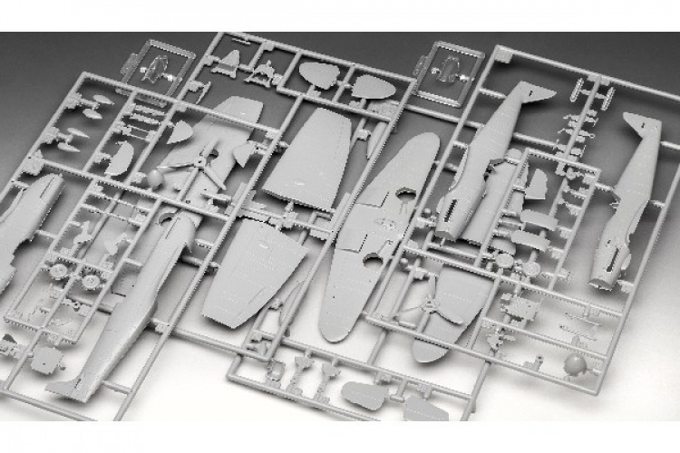 Revell 1:72 Model Set Combat Set Bf109G-10 & Spitfire Mk