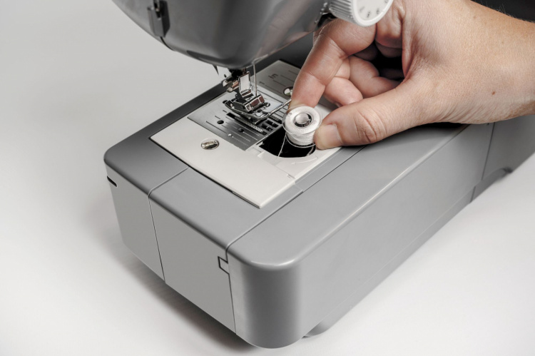 Brother LB14 Limited Edition Sewing machine incl. 10 coils and finger protection, Black