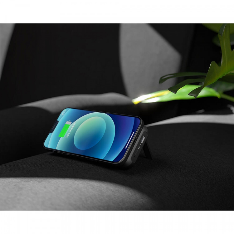 Zens Magnetic Qi Powerbank One Side 4000mAh, Qi Rechargeable Black