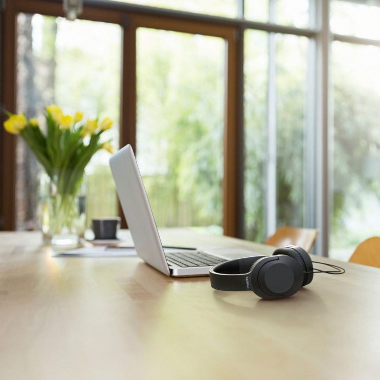 Philips Corded Over-ear Headphones Black Philips Corded Over-ear Headphones Black