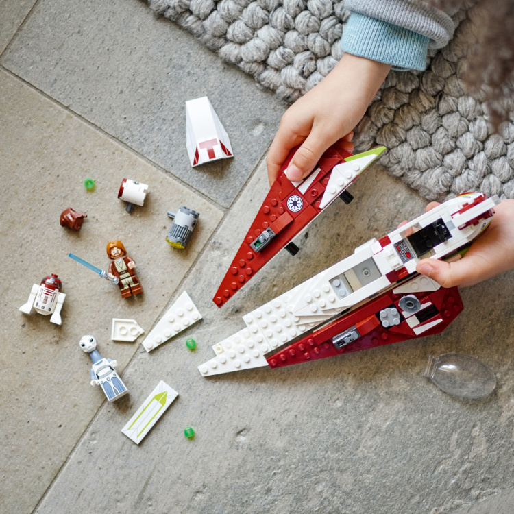 LEGO Star Wars - Obi-Wan Kenobi\'s Jedi Starfighter LEGO Star Wars - Obi-Wan Kenobi\'s Jedi Starfighter
