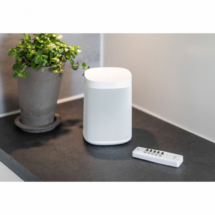 <p><strong>Wireless remote control with 16 channels and group control</strong><br /><br />Wireless remote control (Self-learning code system). 16 units can be controlled individually from LYCT-705, also possibility of group control. Dimmer function with d