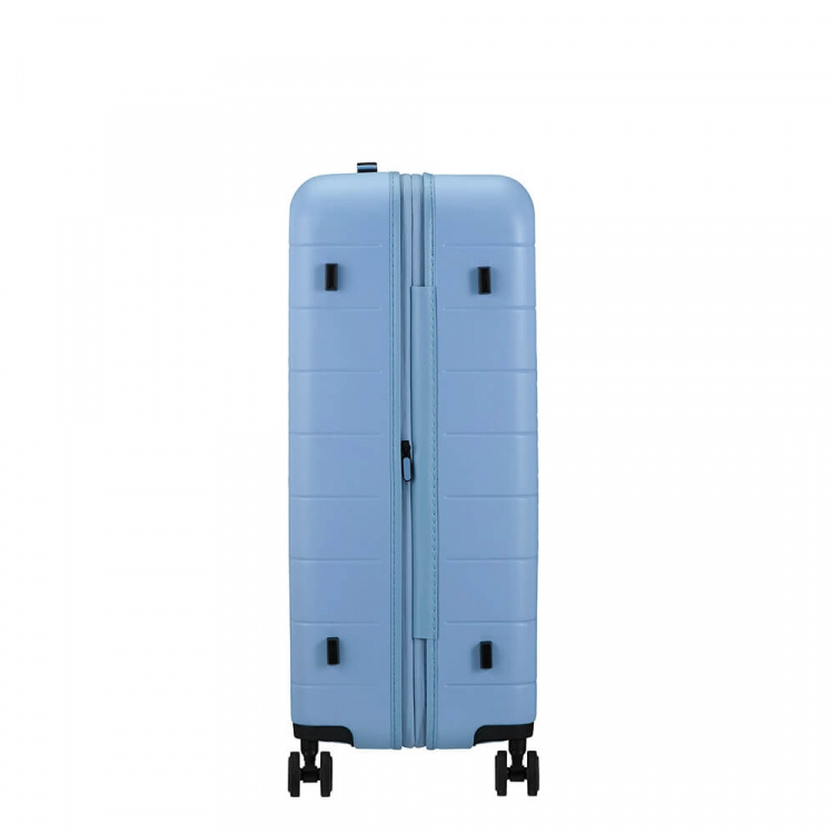 American Tourister Nova Stream Spinner 77/28 Expand Pastel Blue American Tourister Nova Stream Spinner 77/28 Expand Pastel Blue