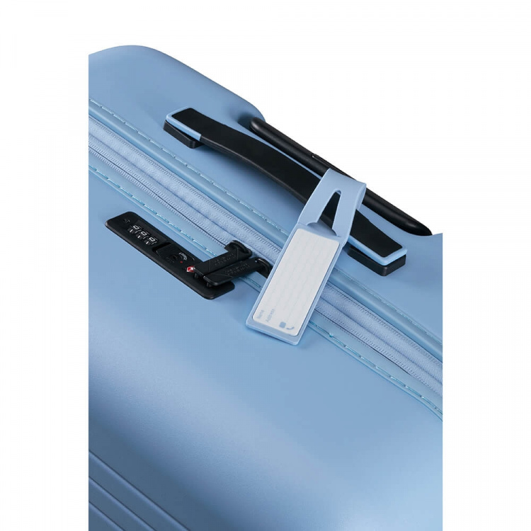 American Tourister Nova Stream Spinner 77/28 Expand Pastel Blue American Tourister Nova Stream Spinner 77/28 Expand Pastel Blue