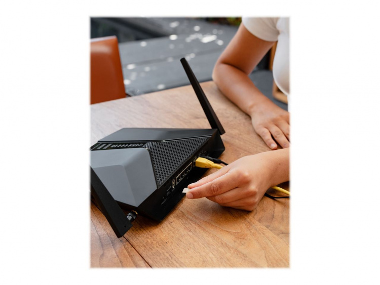 Netgear LAX20-100EUS 4PT LTE WIFI6 ROUTER