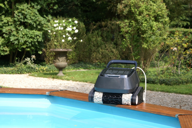 Pool Robot, Floor, Waterline