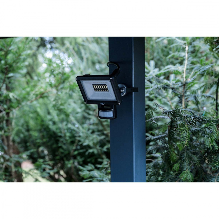 brennenstuhl LED Spotlight JARO 3060 P (LED Floodlight for wall mounting for outdoor IP65, 20W, 2300lm, 6500K, with motion detector)