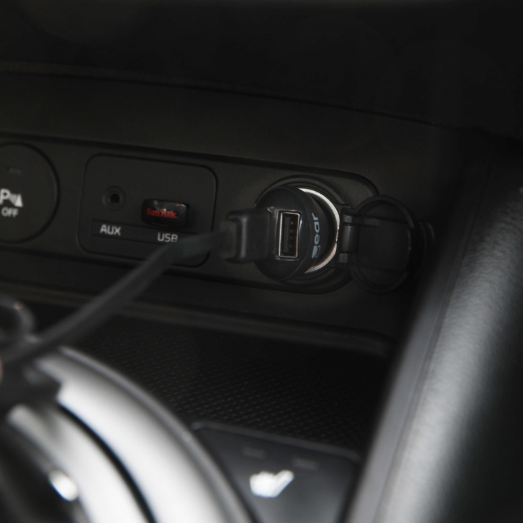 Gear Charger 12V 2xUSB 2,4A Black MicroUSB Cable 1m Gear Charger 12V 2xUSB 2,4A Black MicroUSB Cable 1m