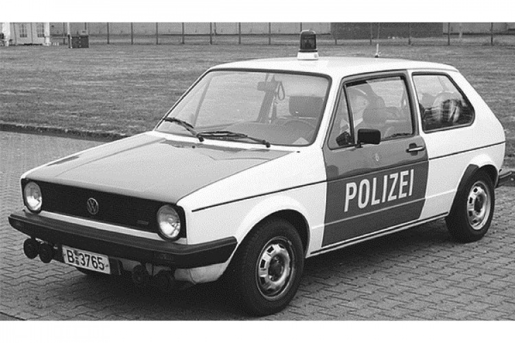 ITALERI 1:24 VW Golf \'POLIZEI\' ITALERI 1:24 VW Golf \'POLIZEI\'
